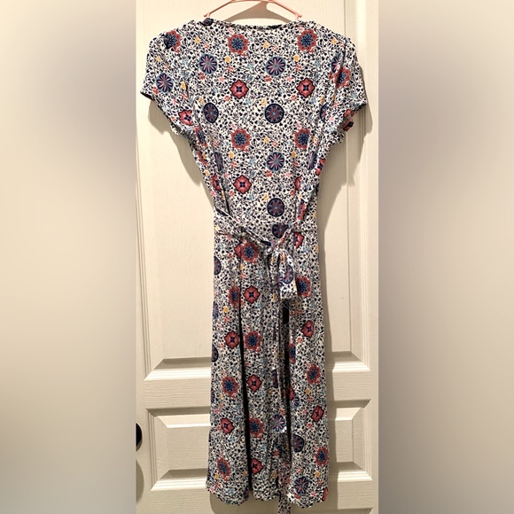 Boden Medallion Short Sleeve Floral Jersey Wrap Dress - Picture 9 of 10